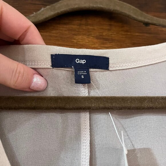 New Gap flowy layered ruffle back tank - Picture 5 of 8